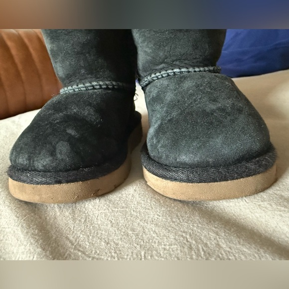 Toddler Ugg boots! - Picture 2 of 4